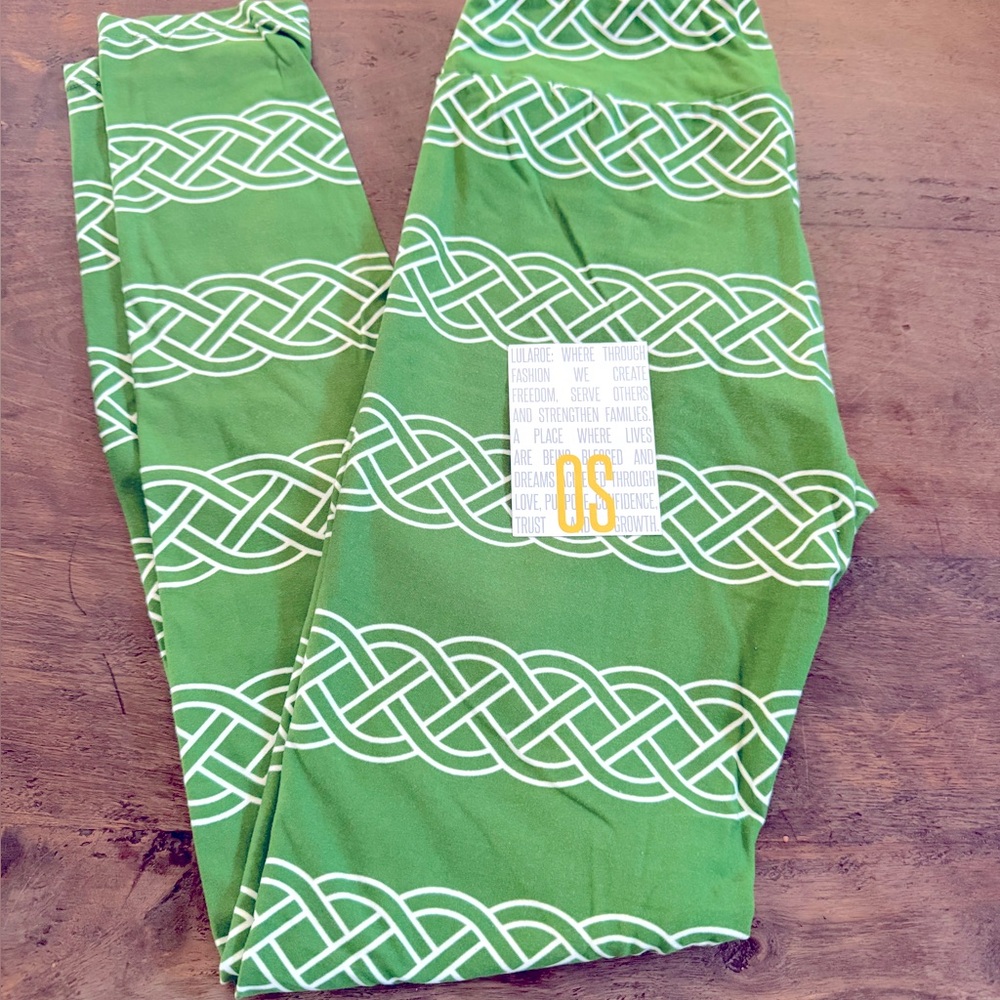 Lularoe St Patrick’s Day leggings- OS